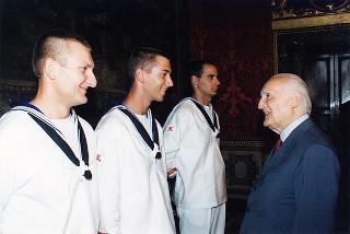 Delegazione di ufficiali e marinai della Compagnia d'onore della Marina Militare, in servizio di guardia d'onore al Palazzo del Quirinale