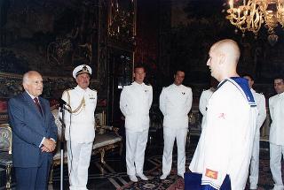 Delegazione di ufficiali e marinai della Compagnia d'onore della Marina Militare, in servizio di guardia d'onore al Palazzo del Quirinale