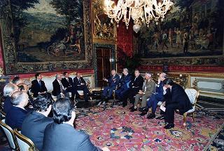 Luciano Mancini, presidente dell'Ente nazionale di assistenza al volo, con i dirigenti dell'ENAV