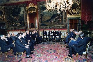 Luciano Mancini, presidente dell'Ente nazionale di assistenza al volo, con i dirigenti dell'ENAV