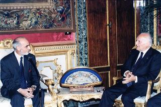 Enzo Iacopino, presidente dell'Associazione della stampa parlamentare, con una delegazione del sodalizio