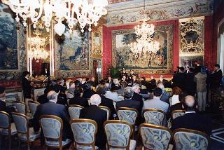 Enzo Iacopino, presidente dell'Associazione della stampa parlamentare, con una delegazione del sodalizio