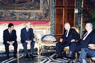 Enzo Iacopino, presidente dell'Associazione della stampa parlamentare, con una delegazione del sodalizio