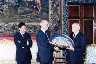 Enzo Iacopino, presidente dell'Associazione della stampa parlamentare, con una delegazione del sodalizio