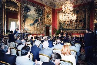Enzo Iacopino, presidente dell'Associazione della stampa parlamentare, con una delegazione del sodalizio