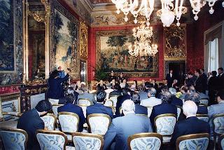 Enzo Iacopino, presidente dell'Associazione della stampa parlamentare, con una delegazione del sodalizio
