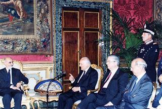 Enzo Iacopino, presidente dell'Associazione della stampa parlamentare, con una delegazione del sodalizio