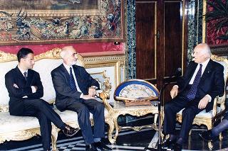 Enzo Iacopino, presidente dell'Associazione della stampa parlamentare, con una delegazione del sodalizio