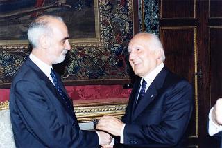 Enzo Iacopino, presidente dell'Associazione della stampa parlamentare, con una delegazione del sodalizio
