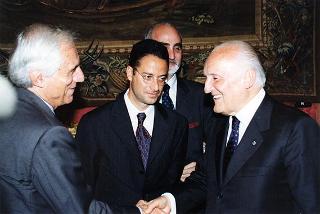 Enzo Iacopino, presidente dell'Associazione della stampa parlamentare, con una delegazione del sodalizio