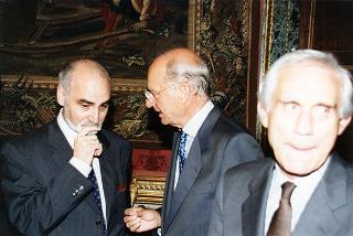 Enzo Iacopino, presidente dell'Associazione della stampa parlamentare, con una delegazione del sodalizio