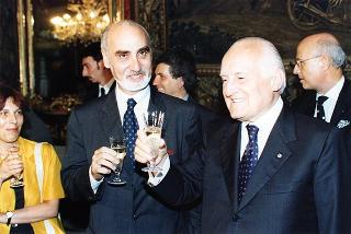 Enzo Iacopino, presidente dell'Associazione della stampa parlamentare, con una delegazione del sodalizio