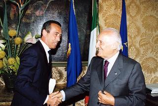 Giovanni Pepi, condirettore del "Giornale di Sicilia", per presentare il volume Cronaca in classe