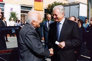 Roma, Scuola elementare "Principe di Piemonte": intervento del Presidente della Repubblica all'inaugurazione dell'anno scolastico 1998-1999 e trasmissione in diretta televisiva del messaggio agli studenti