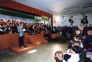 Roma, Scuola elementare "Principe di Piemonte": intervento del Presidente della Repubblica all'inaugurazione dell'anno scolastico 1998-1999 e trasmissione in diretta televisiva del messaggio agli studenti