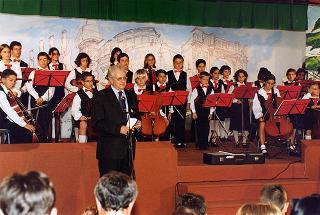 Roma, Scuola elementare "Principe di Piemonte": intervento del Presidente della Repubblica all'inaugurazione dell'anno scolastico 1998-1999 e trasmissione in diretta televisiva del messaggio agli studenti