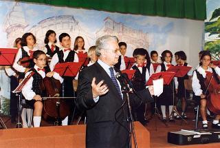 Roma, Scuola elementare "Principe di Piemonte": intervento del Presidente della Repubblica all'inaugurazione dell'anno scolastico 1998-1999 e trasmissione in diretta televisiva del messaggio agli studenti