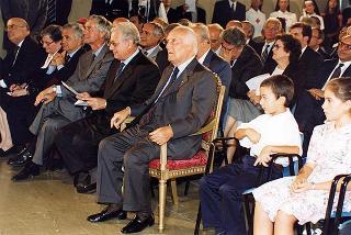 Roma, Scuola elementare "Principe di Piemonte": intervento del Presidente della Repubblica all'inaugurazione dell'anno scolastico 1998-1999 e trasmissione in diretta televisiva del messaggio agli studenti