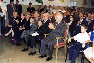 Roma, Scuola elementare "Principe di Piemonte": intervento del Presidente della Repubblica all'inaugurazione dell'anno scolastico 1998-1999 e trasmissione in diretta televisiva del messaggio agli studenti