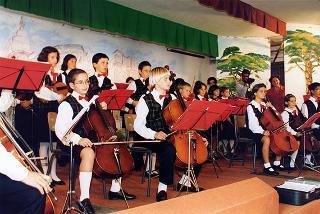 Roma, Scuola elementare "Principe di Piemonte": intervento del Presidente della Repubblica all'inaugurazione dell'anno scolastico 1998-1999 e trasmissione in diretta televisiva del messaggio agli studenti
