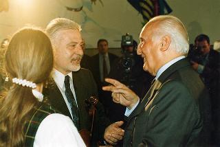 Roma, Scuola elementare "Principe di Piemonte": intervento del Presidente della Repubblica all'inaugurazione dell'anno scolastico 1998-1999 e trasmissione in diretta televisiva del messaggio agli studenti