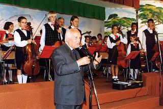 Roma, Scuola elementare "Principe di Piemonte": intervento del Presidente della Repubblica all'inaugurazione dell'anno scolastico 1998-1999 e trasmissione in diretta televisiva del messaggio agli studenti