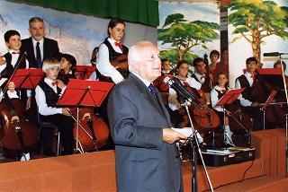 Roma, Scuola elementare "Principe di Piemonte": intervento del Presidente della Repubblica all'inaugurazione dell'anno scolastico 1998-1999 e trasmissione in diretta televisiva del messaggio agli studenti