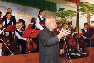 Roma, Scuola elementare "Principe di Piemonte": intervento del Presidente della Repubblica all'inaugurazione dell'anno scolastico 1998-1999 e trasmissione in diretta televisiva del messaggio agli studenti