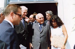 Roma, Scuola elementare "Principe di Piemonte": intervento del Presidente della Repubblica all'inaugurazione dell'anno scolastico 1998-1999 e trasmissione in diretta televisiva del messaggio agli studenti