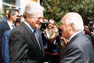 Roma, Scuola elementare "Principe di Piemonte": intervento del Presidente della Repubblica all'inaugurazione dell'anno scolastico 1998-1999 e trasmissione in diretta televisiva del messaggio agli studenti