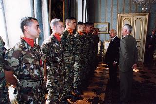 Delegazione di ufficiali, sottufficiali e marinai del Battaglione anfibio "San Marco" di Brindisi, in servizio di guardia d'onore al Palazzo del Quirinale