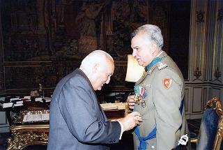 Consegna dell'onorificenza di Grande Ufficiale OMRI al mag. gen. Girolamo Giglio