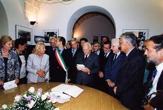 Maglie (Lecce): intervento del Presidente della Repubblica per l'inaugurazione del monumento in ricordo di Aldo Moro, nel ventennale del suo assassinio