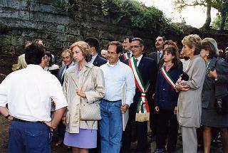 Visita della Regina di Spagna e della signorina Scalfaro agli scavi di Tuscolo (Roma)