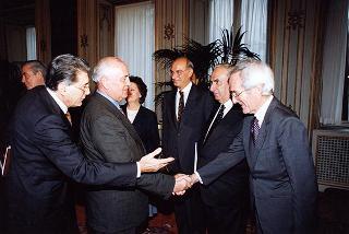 Mikhail Gorbaciov, presidente di Green Cross International, con la prof.ssa Rita Levi Montalcini e l'on. Guido Pollice