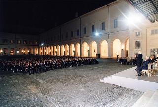 Avv. Domingo Sugranyes e on. ing. Francesco Merloni, rispettivamente presidenti internazionale e nazionale dell'Unione cristiana imprenditori dirigenti, con i partecipanti al 20° Congresso mondiale dell'UCID