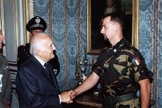Rappresentanza della guardia d'onore al Palazzo del Quirinale del 66° Reggimento Fanteria "Trieste" della Brigata "Friuli", in rientro dalla missione in Bosnia