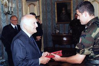 Rappresentanza della guardia d'onore al Palazzo del Quirinale del 66° Reggimento Fanteria "Trieste" della Brigata "Friuli", in rientro dalla missione in Bosnia
