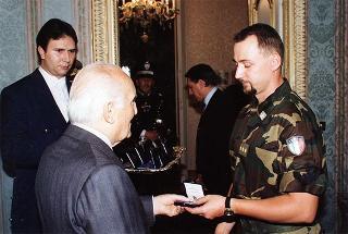 Rappresentanza della guardia d'onore al Palazzo del Quirinale del 66° Reggimento Fanteria "Trieste" della Brigata "Friuli", in rientro dalla missione in Bosnia