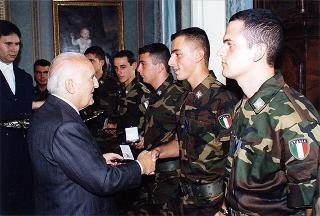 Rappresentanza della guardia d'onore al Palazzo del Quirinale del 66° Reggimento Fanteria "Trieste" della Brigata "Friuli", in rientro dalla missione in Bosnia