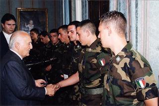 Rappresentanza della guardia d'onore al Palazzo del Quirinale del 66° Reggimento Fanteria "Trieste" della Brigata "Friuli", in rientro dalla missione in Bosnia