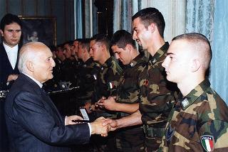 Rappresentanza della guardia d'onore al Palazzo del Quirinale del 66° Reggimento Fanteria "Trieste" della Brigata "Friuli", in rientro dalla missione in Bosnia