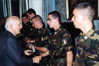 Rappresentanza della guardia d'onore al Palazzo del Quirinale del 66° Reggimento Fanteria "Trieste" della Brigata "Friuli", in rientro dalla missione in Bosnia