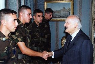 Rappresentanza della guardia d'onore al Palazzo del Quirinale del 66° Reggimento Fanteria "Trieste" della Brigata "Friuli", in rientro dalla missione in Bosnia