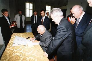 Strà (Piacenza): intervento del Presidente della Repubblica al Santuario della Beata Vergine "Madre delle genti", in occasione della celebrazione della 40^ Giornata per la pace nel mondo in memoria e suffragio dei caduti civili della guerra e delle vittime della violenza