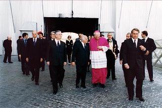 Città del Vaticano: intervento del Presidente della Repubblica alla Messa, celebrata dal Santo Padre Giovanni Paolo II, nel 20° anniversario di Pontificato e nel 40° anniversario di Episcopato