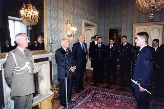 Delegazione di allievi ufficiali dell'Accademia Aeronautica di Pozzuoli, in servizio di guardia d'onore al Palazzo del Quirinale