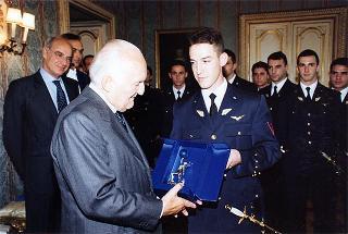 Delegazione di allievi ufficiali dell'Accademia Aeronautica di Pozzuoli, in servizio di guardia d'onore al Palazzo del Quirinale
