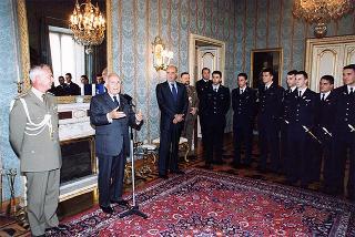 Delegazione di allievi ufficiali dell'Accademia Aeronautica di Pozzuoli, in servizio di guardia d'onore al Palazzo del Quirinale