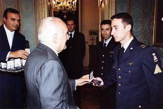 Delegazione di allievi ufficiali dell'Accademia Aeronautica di Pozzuoli, in servizio di guardia d'onore al Palazzo del Quirinale